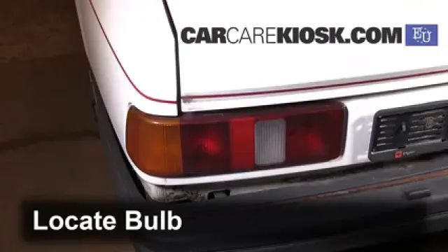 1989 Ford Sierra 2.3D GL 2.3L 4 Cyl. Diesel Éclairage Feu antibrouillard (remplacer l'ampoule)